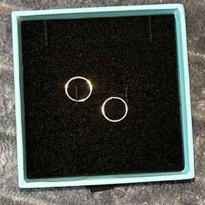 Elegant 10k gold Hoop Earrings. Firm price